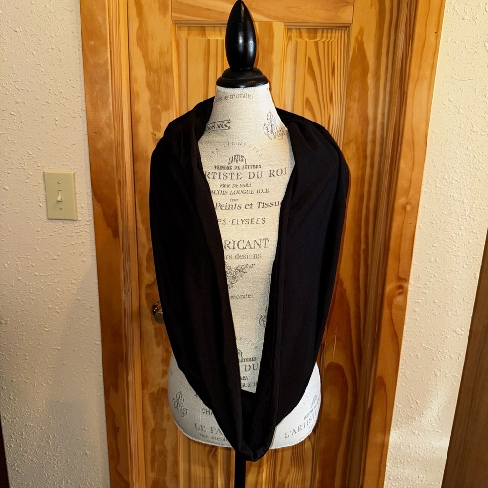 Beyond Yoga Black Infinity Scarf with Hidden Zipper Pocket